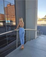 698503881: Chica busca chico en Madrid