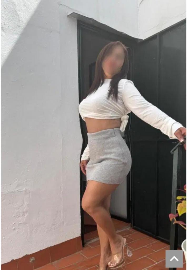 607163240: Chica busca chico en Sevilla