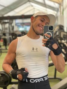 607496297: Chico busca chica en Málaga