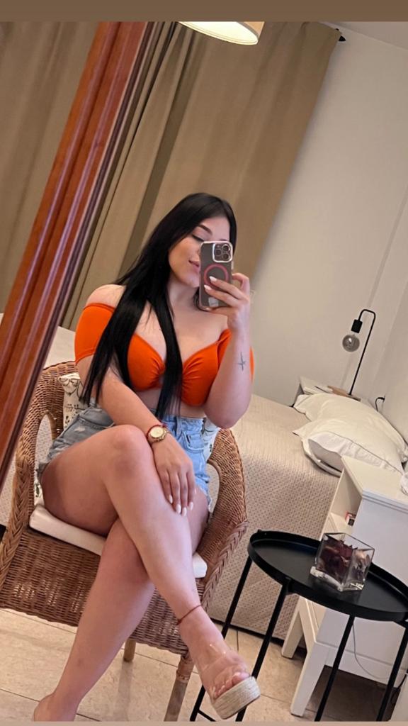 613421353: Chica busca chico en Sevilla