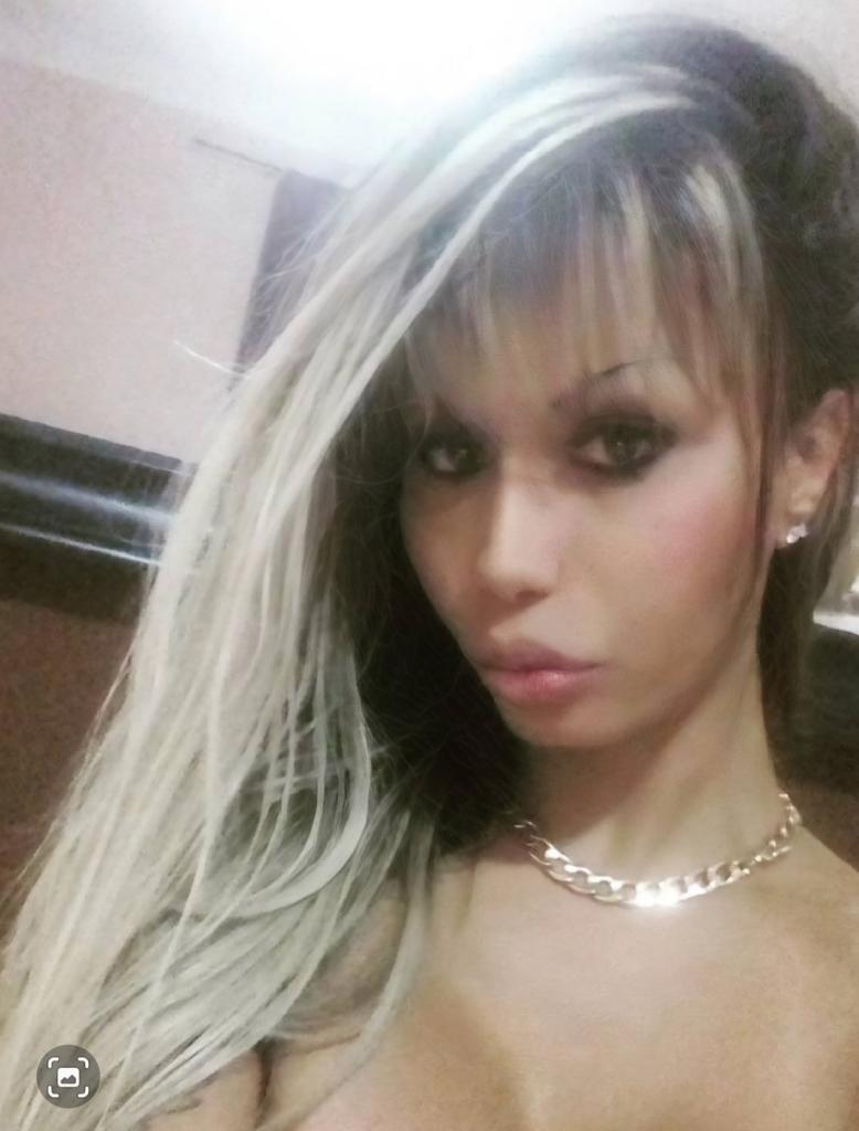 643462709: Transexual en Almería