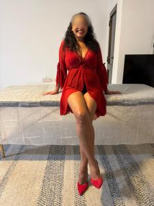 643533288: Chica busca chico en Cantabria