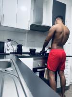 631780828: Chico busca chica en Barcelona