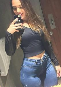 627761632: Chica busca chico en Barcelona