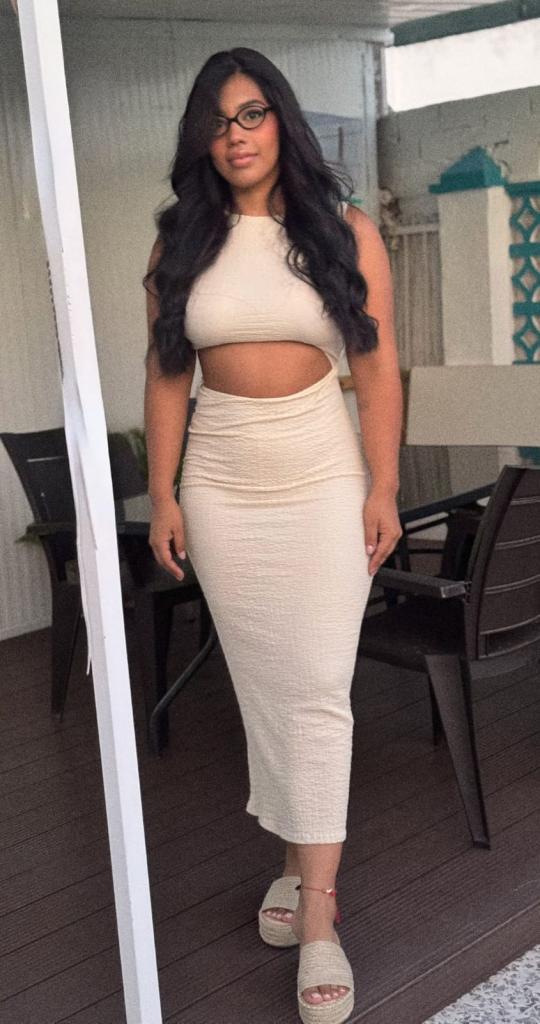 663166978: Chica busca chico en Murcia