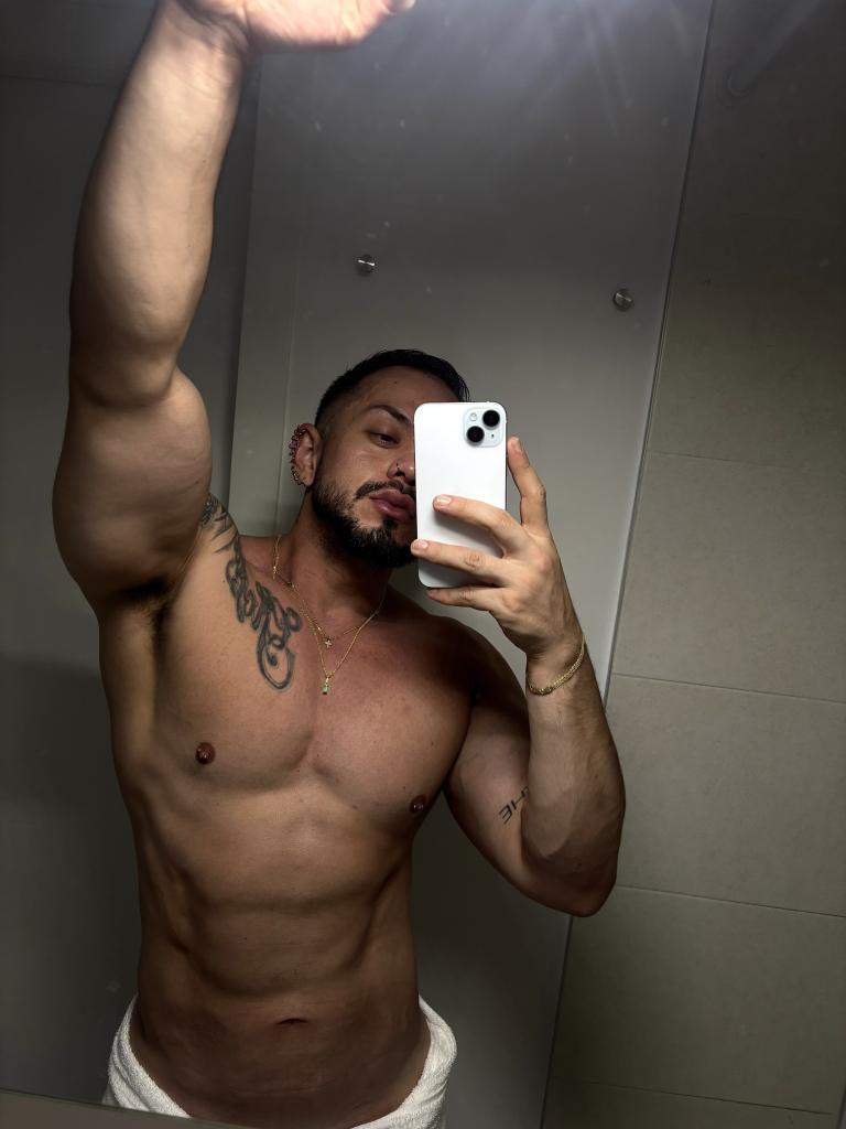 Chico busca chica en Granada: 