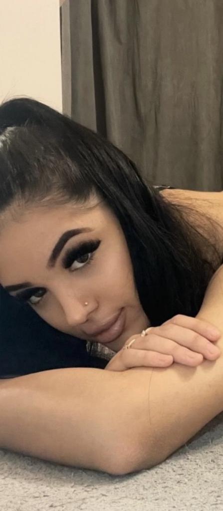 Chica busca chico en Almería: 