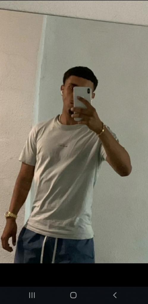 Chico busca chica en Cádiz: 