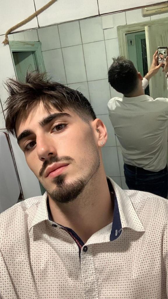 645543915: Chico busca chica en Sevilla