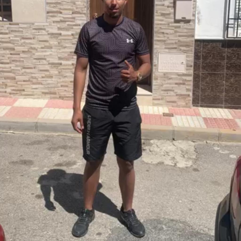 Chico busca chica en Cádiz: 