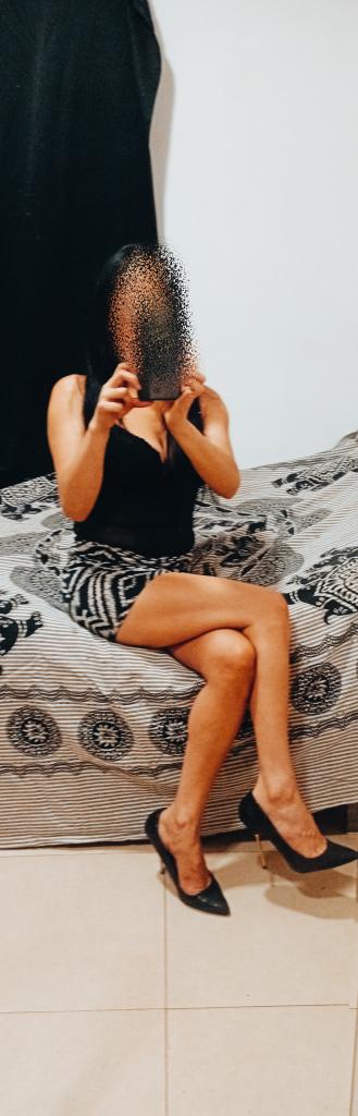631147932: Chica busca chico en Barcelona