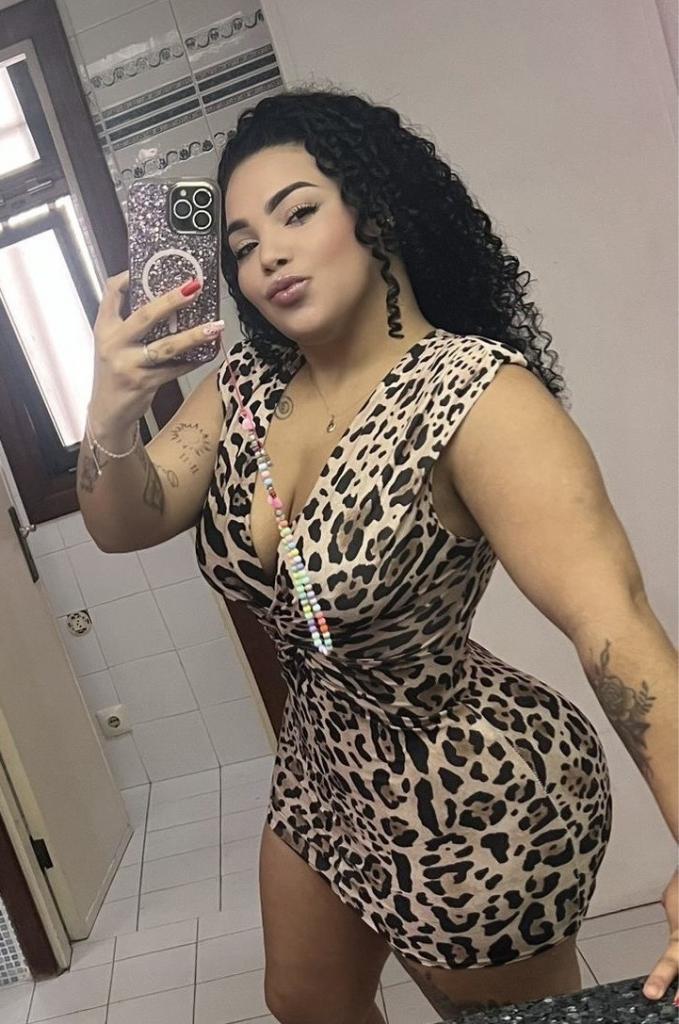 Chica busca chico en Granada: Chica busca chico