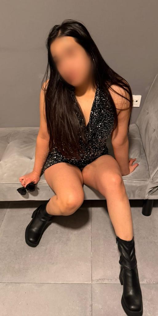 Chica busca chico en Granada: 