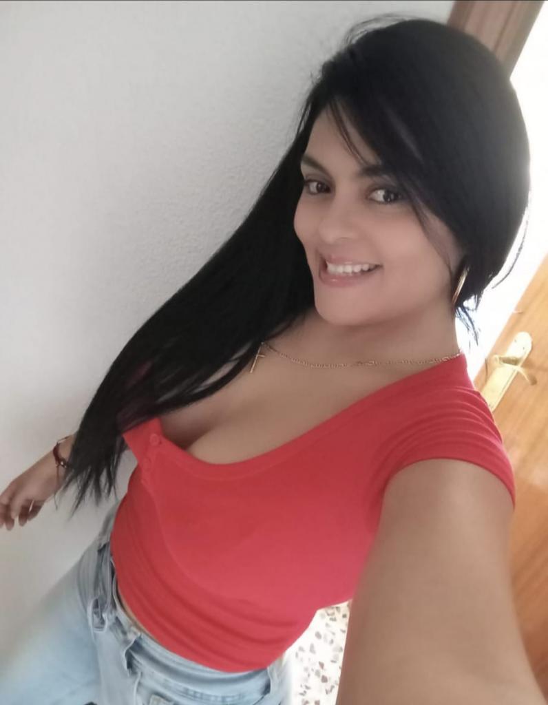 Chica busca chico en Alicante: Chica busca chico