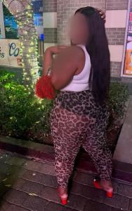 Chica busca chico en Huelva: 