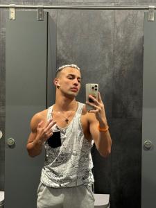 Chico busca chica en Asturias: 