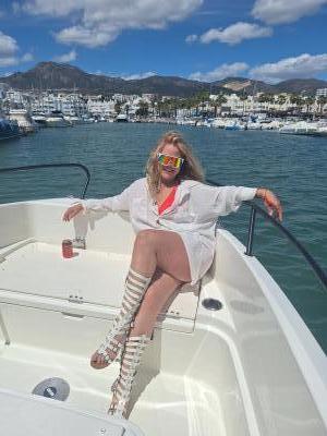 604296439: Chica busca chico en Málaga