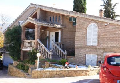 667950348: Chica busca chico en Málaga