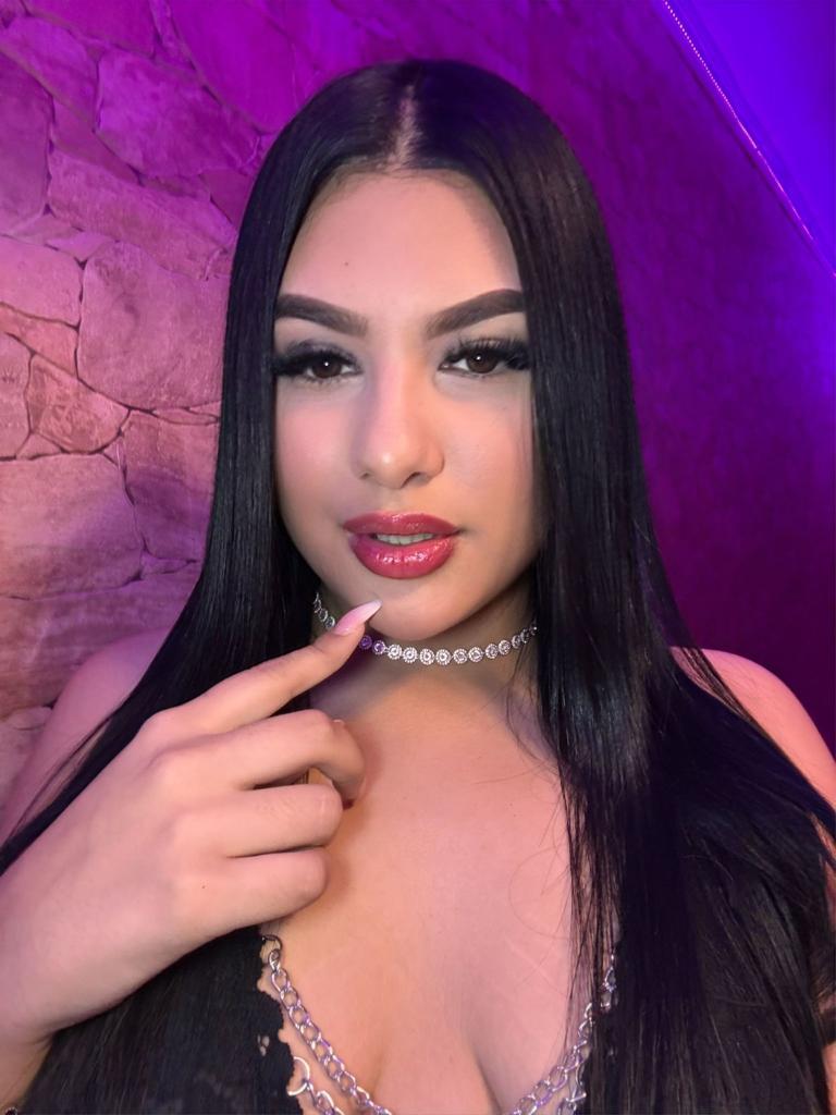 613938658: Chica busca chico en Gerona