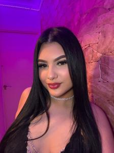 613938658: Chica busca chico en Gerona