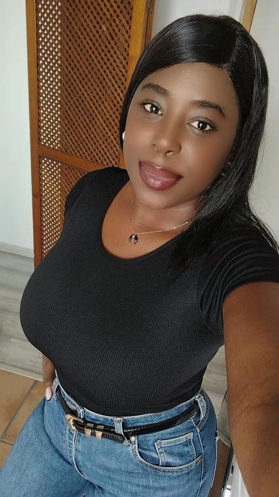 665181170: Chica busca chico en Cádiz