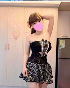 670756779: Chica busca chico en Barcelona