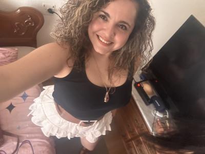 677715659: Chica busca chico en León