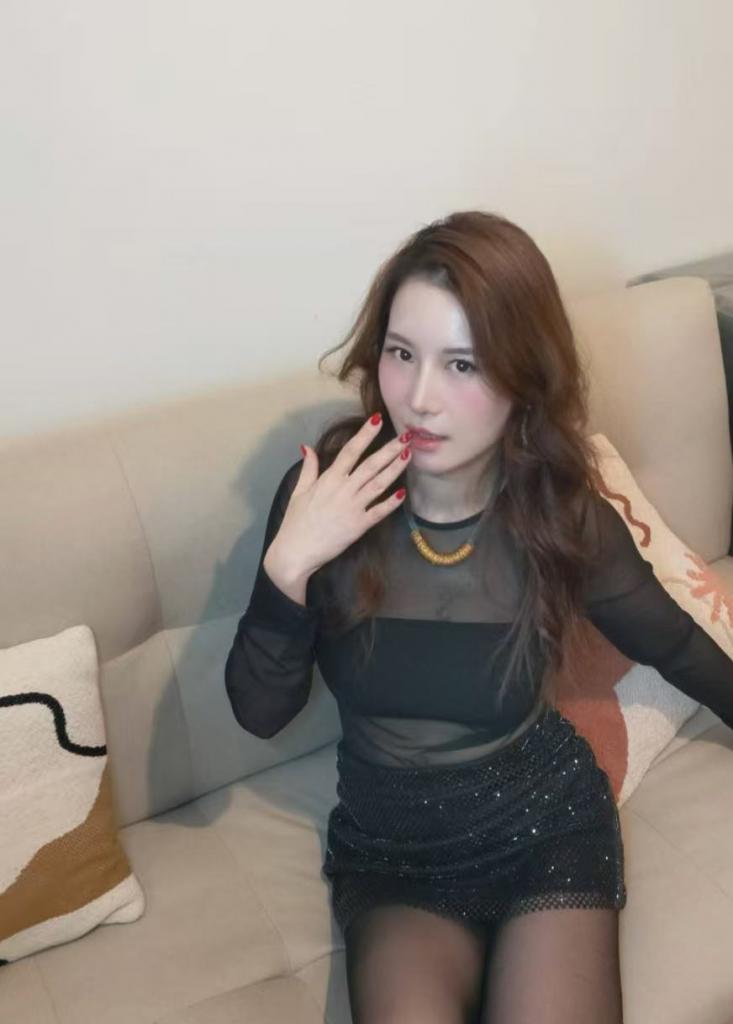 Chica busca chico en Barcelona: Chica busca chico