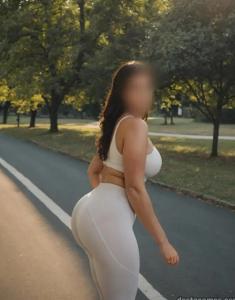 613905801: Chica busca chico en Málaga