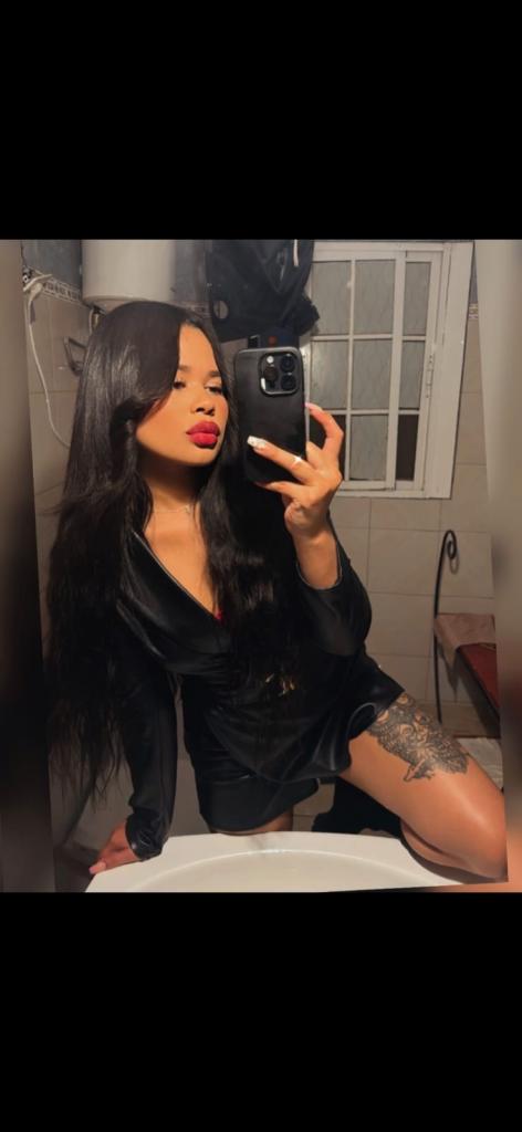 Chica busca chico en Ibiza: Chica busca chico