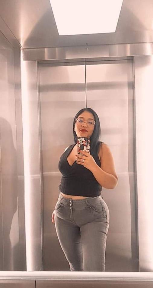 642537086: Chica busca chico en Barcelona