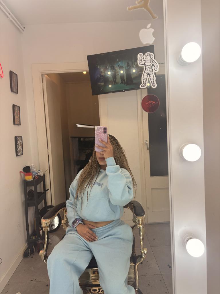 656499858: Chica busca chico en Barcelona