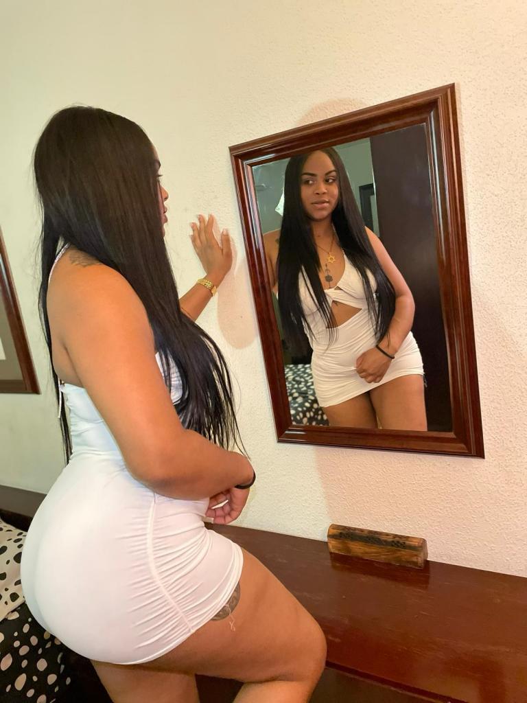 Chica busca chico en Cádiz: 