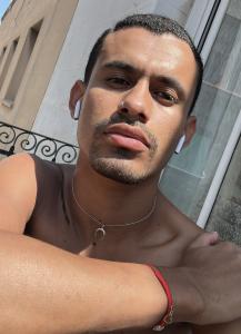 663701715: Chico busca chica en Barcelona