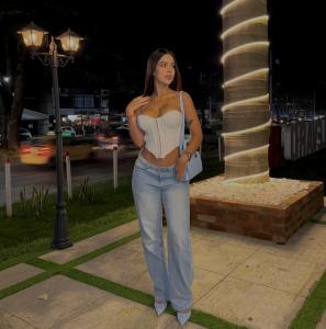 647206944: Chica busca chico en Ávila