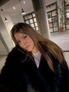 614673403: Chica busca chico en Madrid