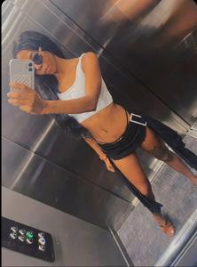 631757288: Chica busca chico en Barcelona