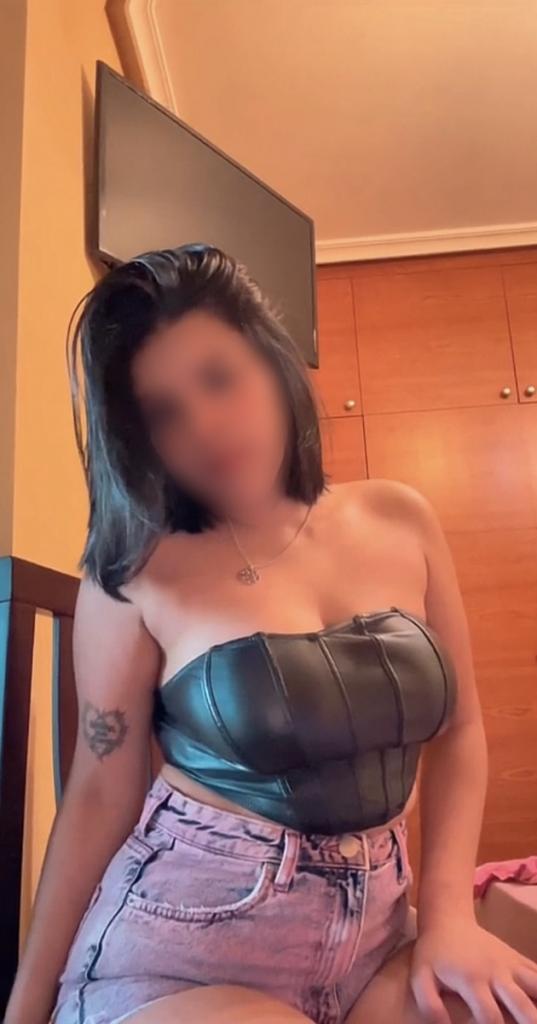 663121179: Chica busca chico en Madrid