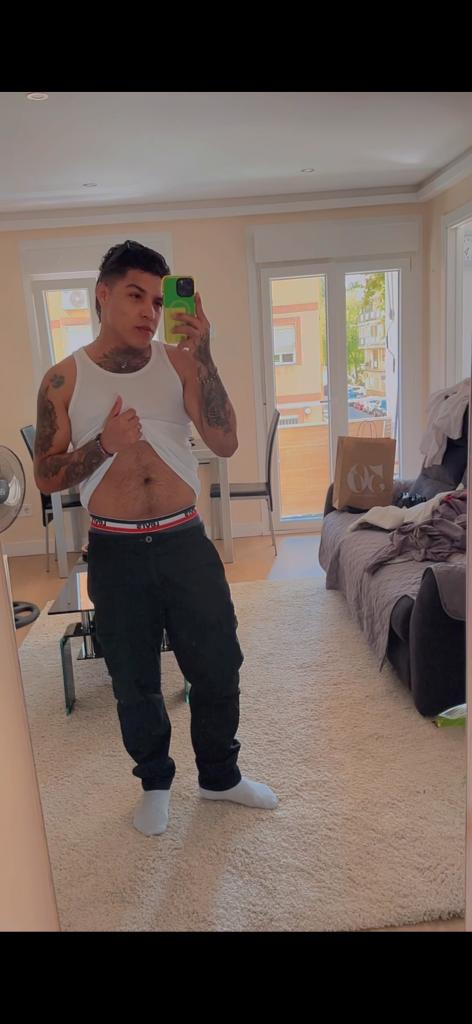 Chico busca chica en Málaga: 