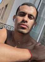 663701715: Chico busca chica en Barcelona