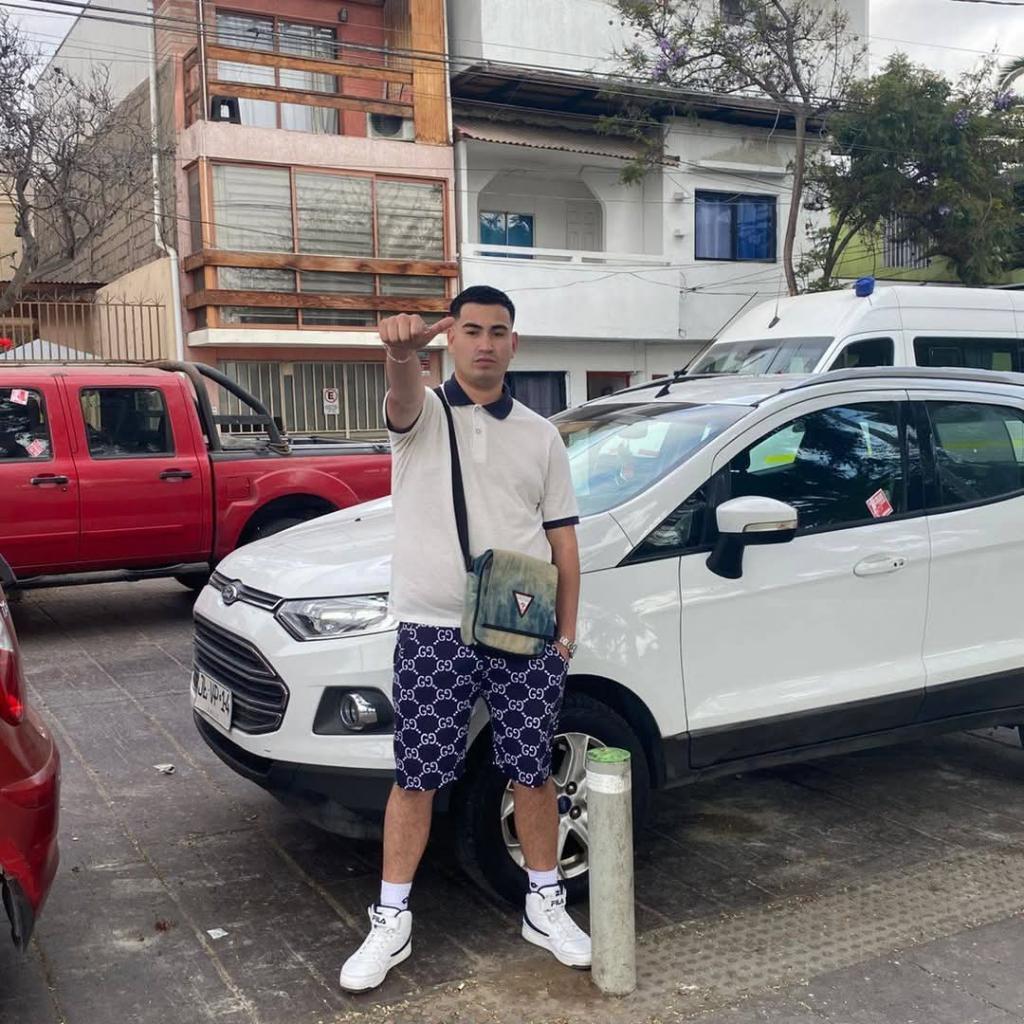 Chico busca chica en Granada: 