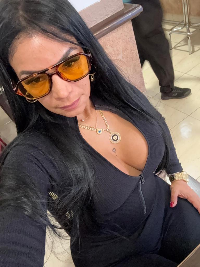 643773073: Chica busca chico en Las Palmas