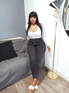 643220965: Chica busca chico en Valencia