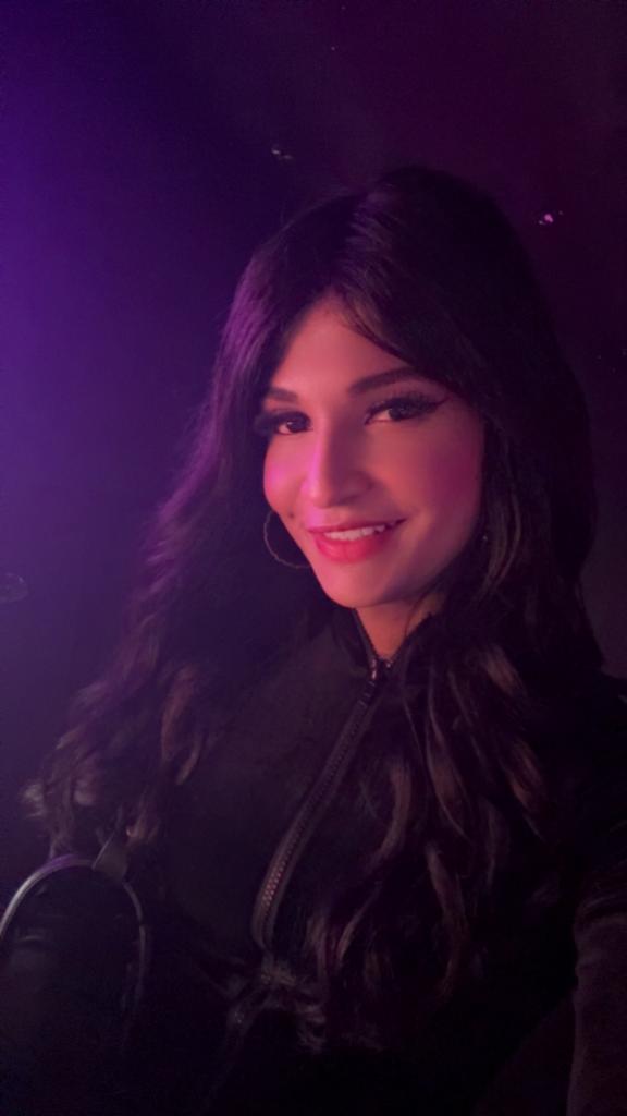 664284579: Travesti en Granada