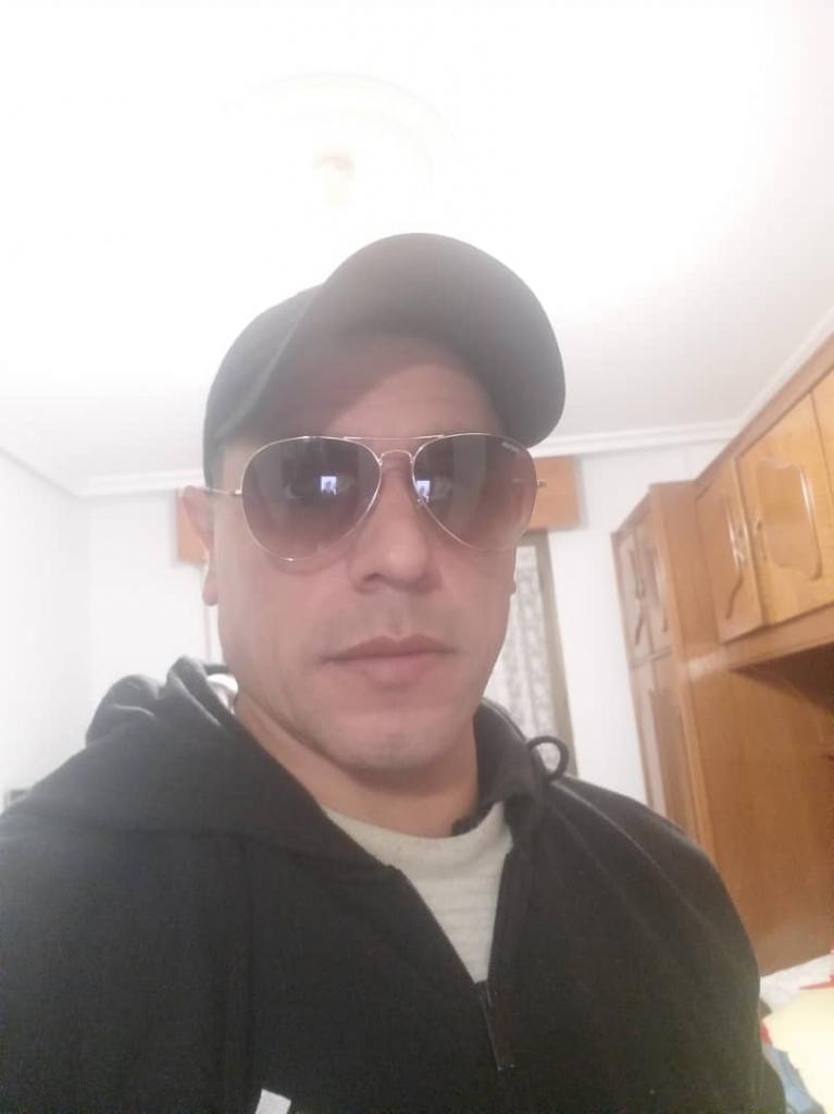 Chico busca chica en Asturias: 