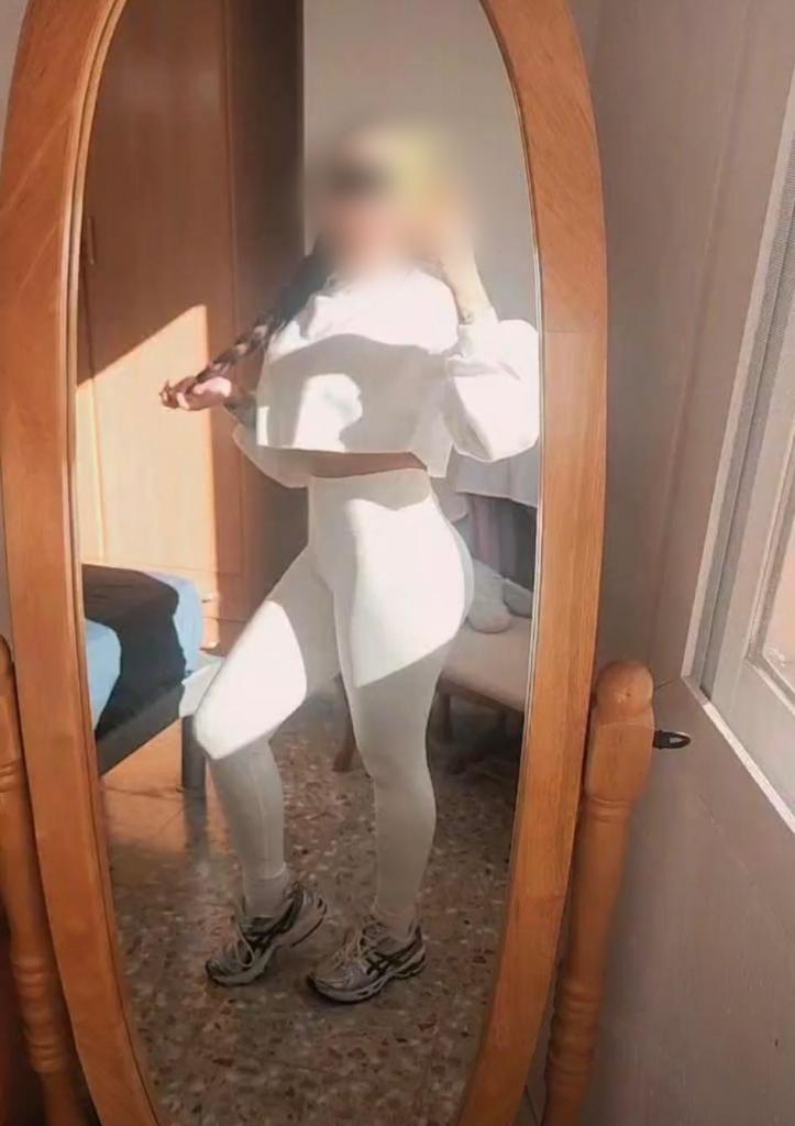 672844849: Chica busca chico en Lérida