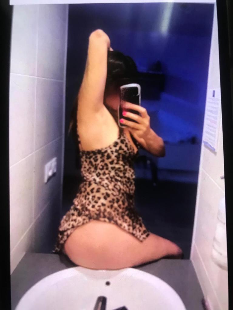 Chica busca chico en Granada: 