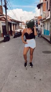 621488993: Chica busca chico en Sevilla