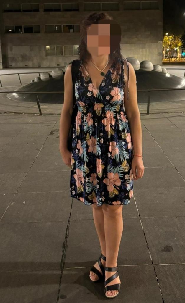 623381087: Chica busca chico en Gerona