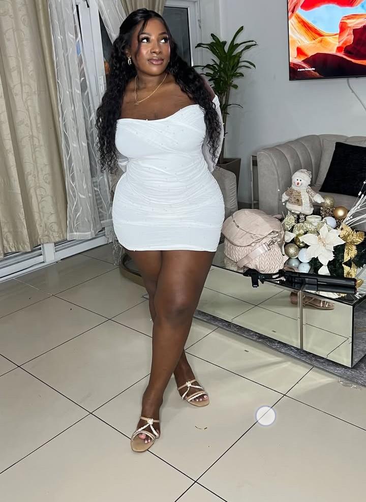 614594446: Chica busca chico en Valencia